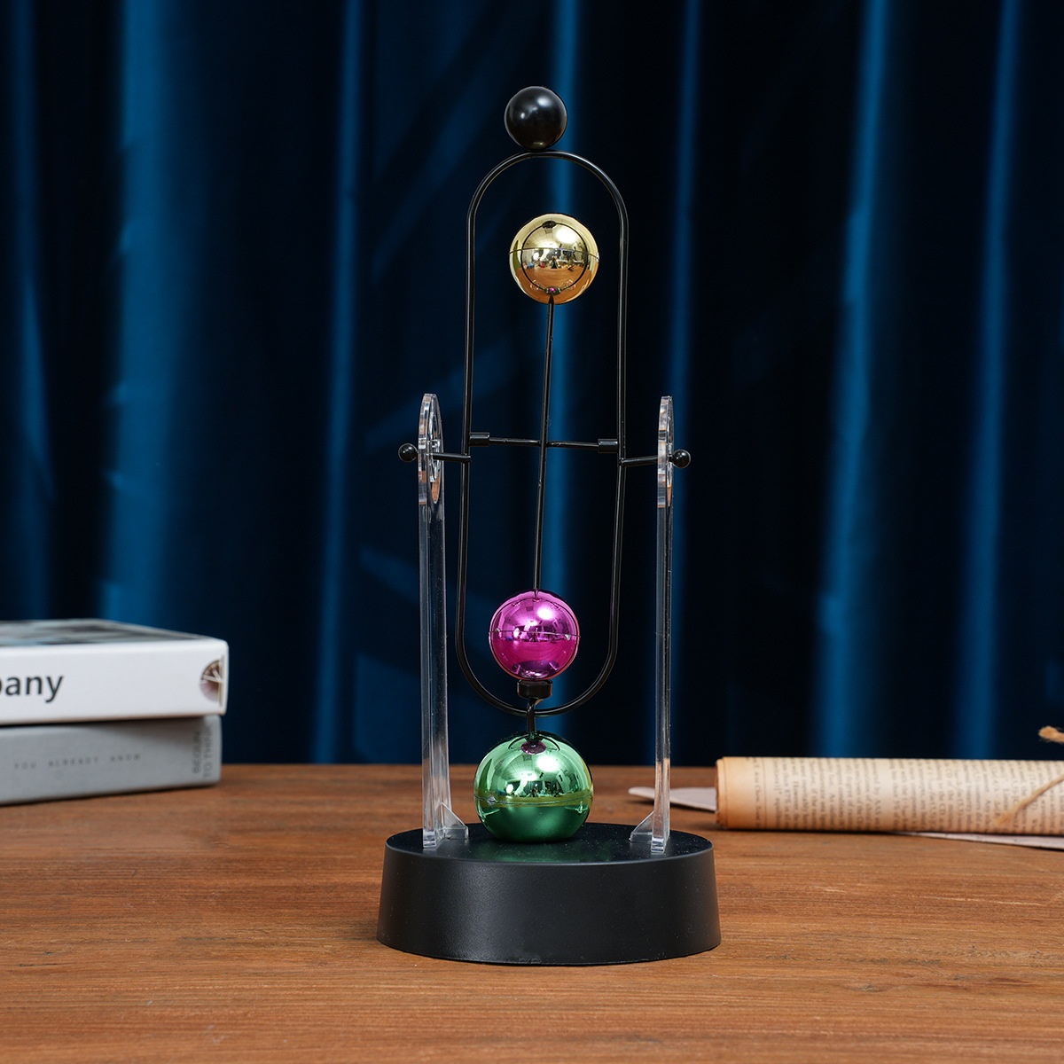 Solar System Orrery - Wahadło Newtona Perpetual Motion Decor Nowoczesny