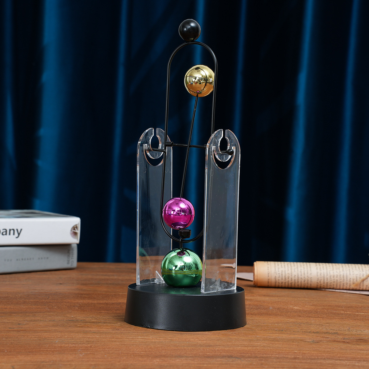 Wahadło Newtona Perpetual Moti – Solar System Orrery recenzja i cena